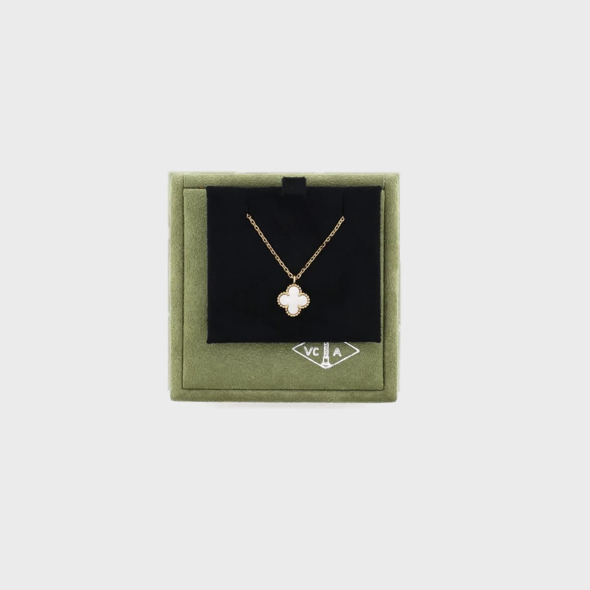 Van Cleef &amp; Arpels Sweet Alhambra